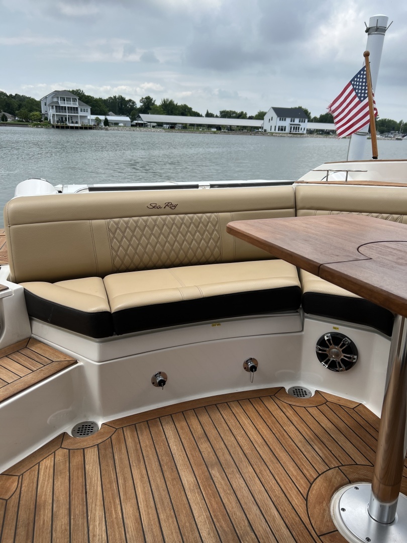 Sea Ray 350 SLX Yacht For Sale