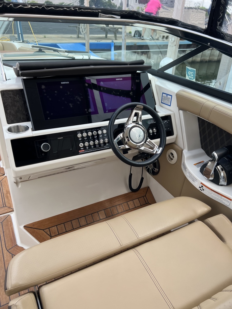FUN DREAM 35ft Sea Ray Yacht For Sale