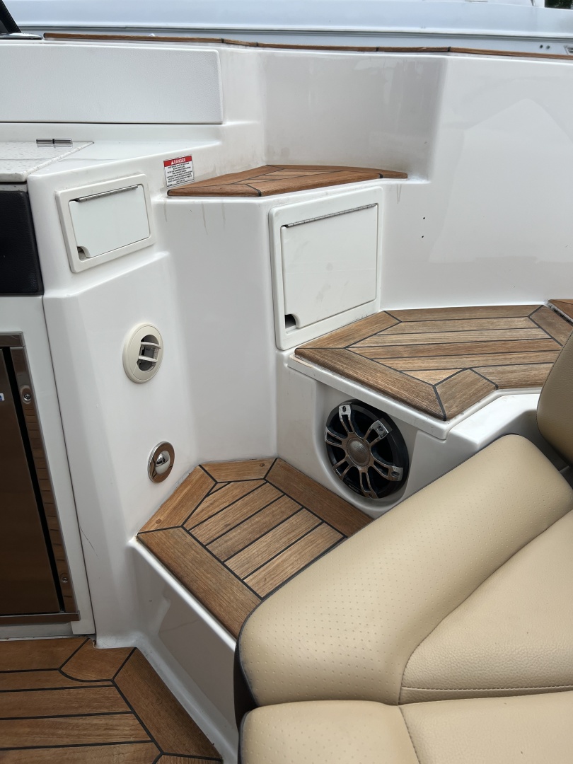 FUN DREAM 35ft Sea Ray Yacht For Sale