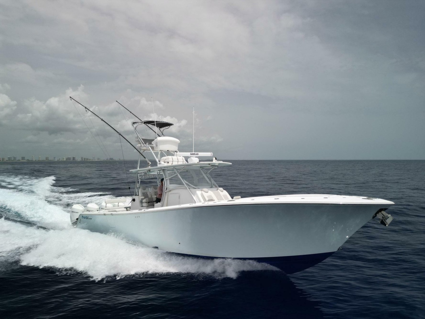 Front Runner 39 Center Console — Bluefin Tales