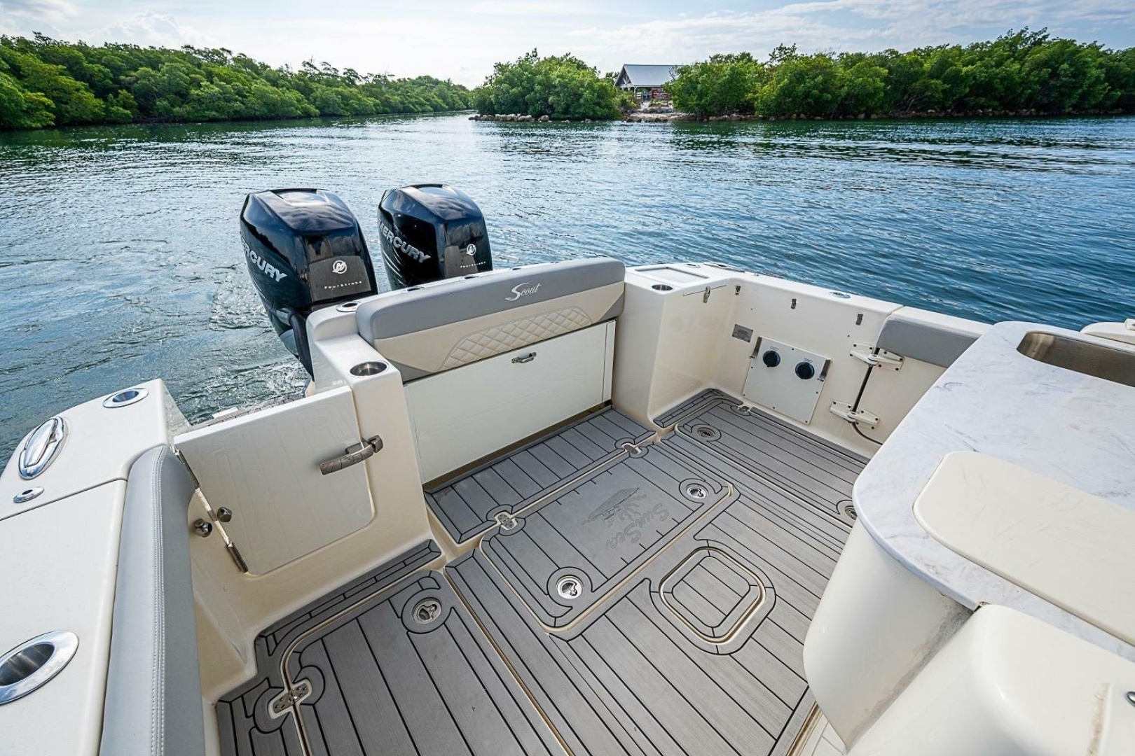 Scout 330 LXF Yacht For Sale