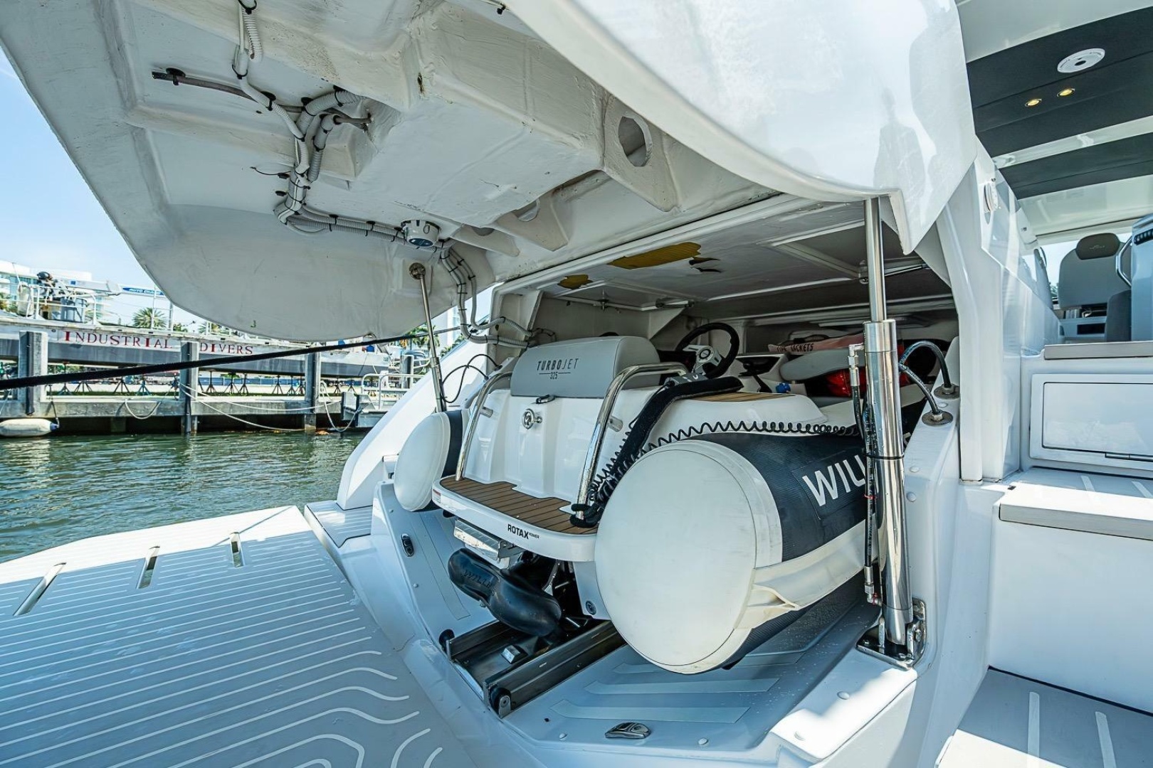 51ft Azimut Yacht For Sale