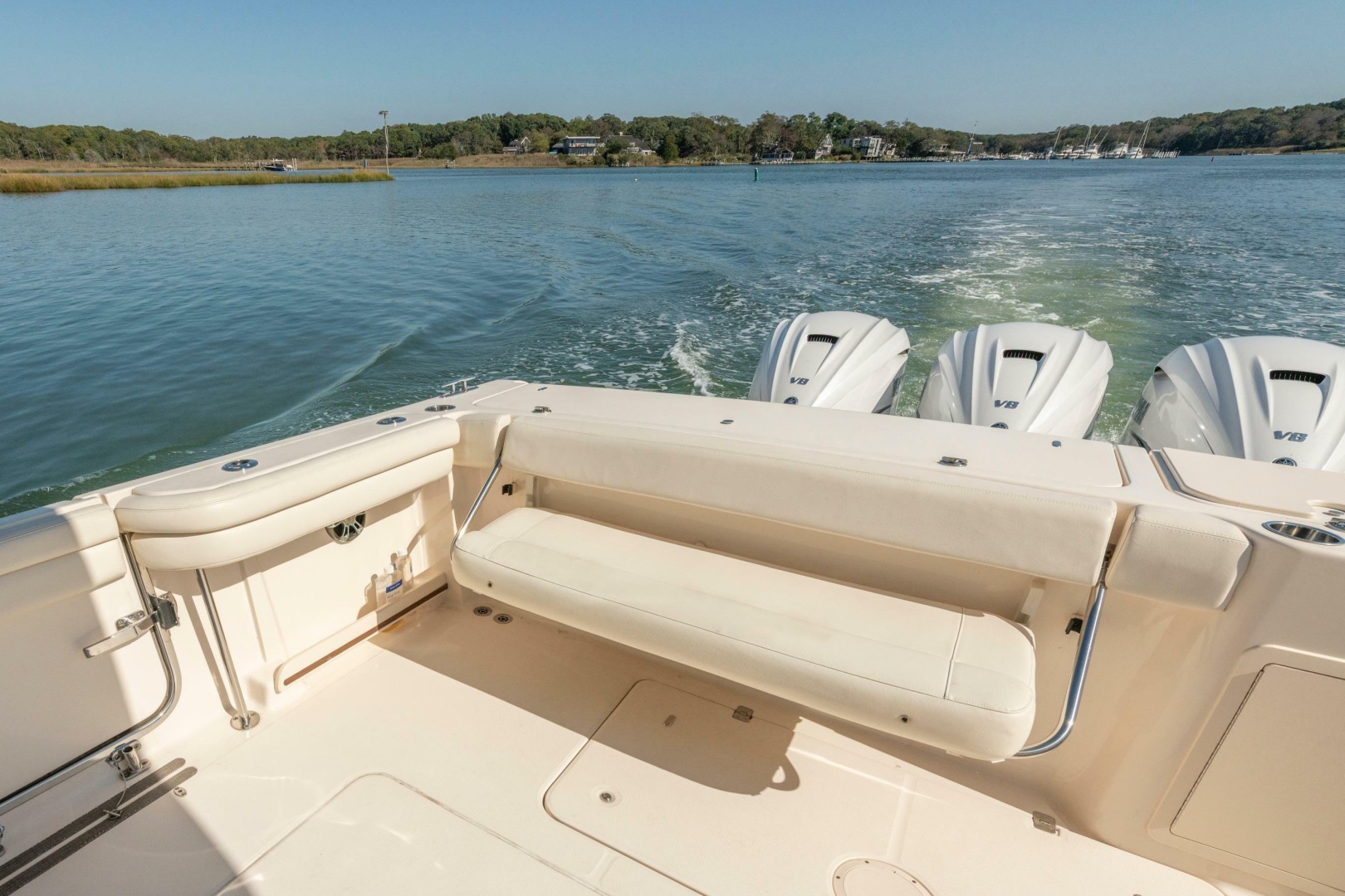 2019 Grady-White Freedom 375