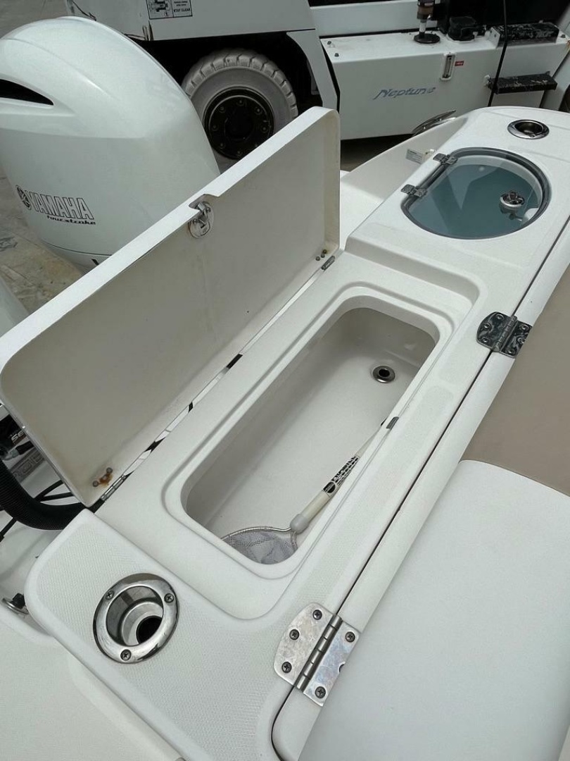 24ft Robalo Yacht For Sale
