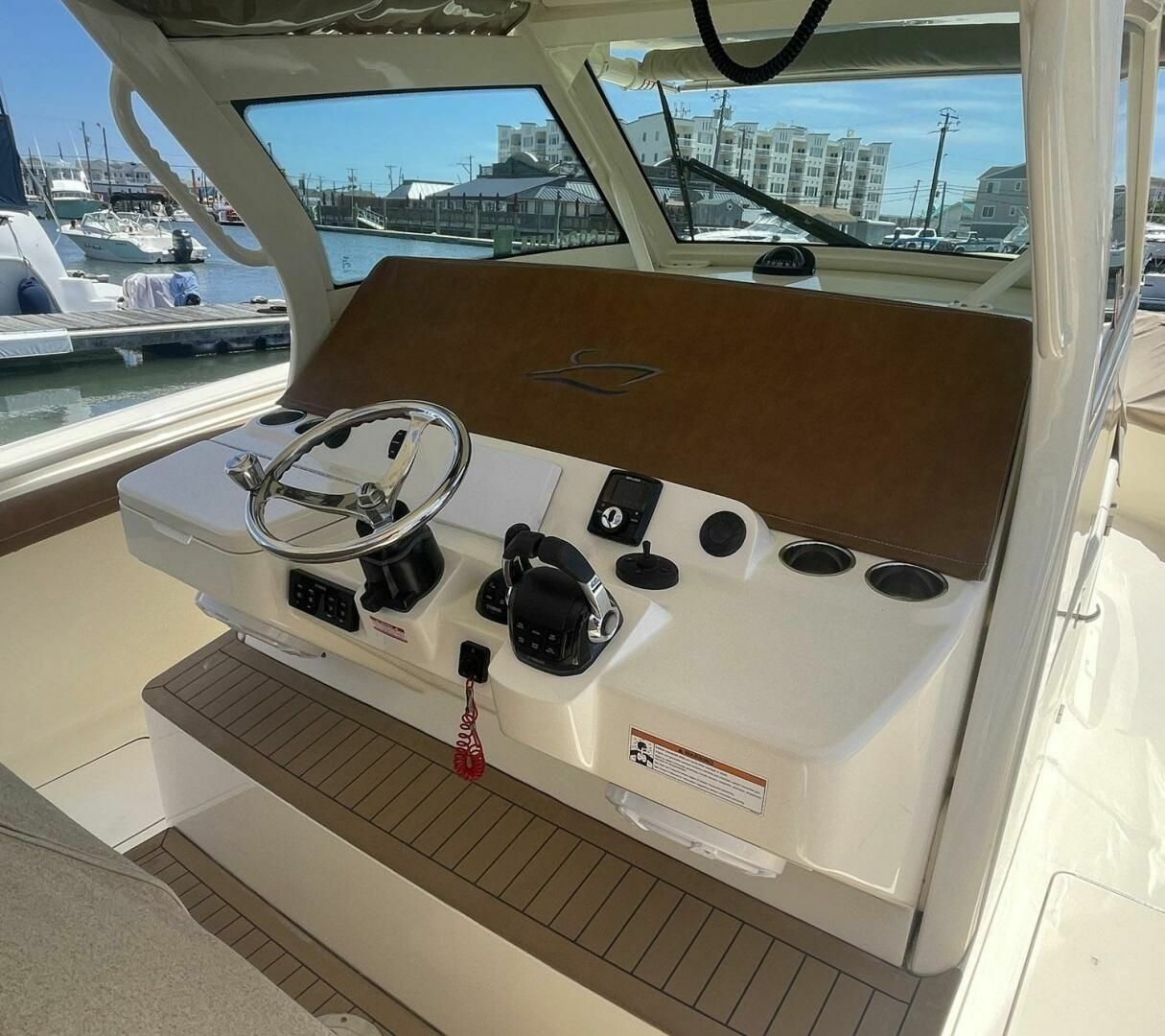 Scout 380 LXF — Shady Lady 2 - Photo 26