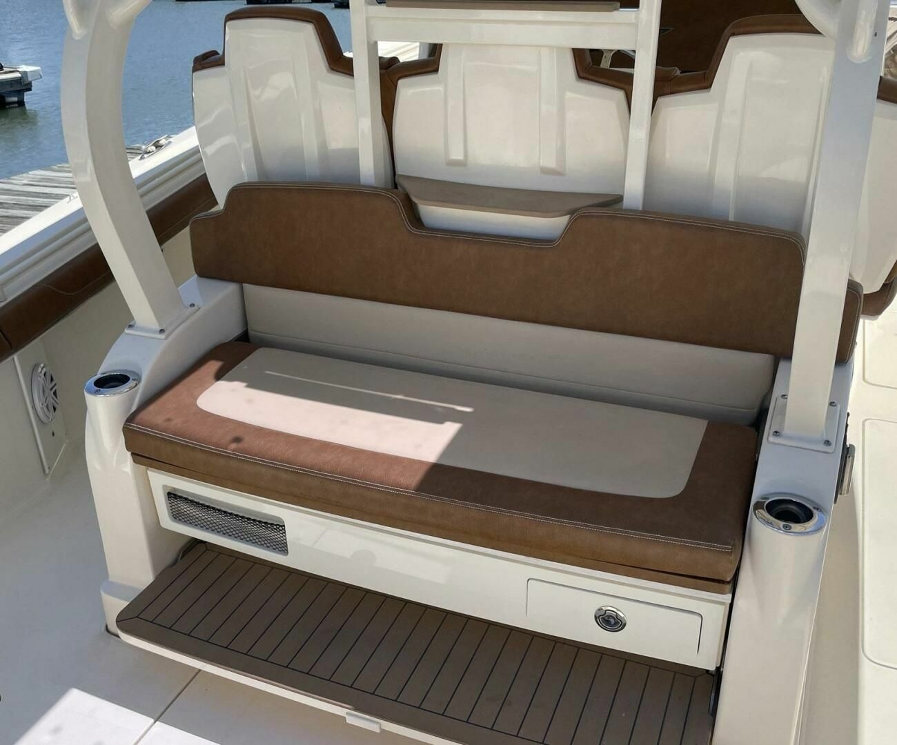 Scout 380 LXF — Shady Lady 2 - Photo 13