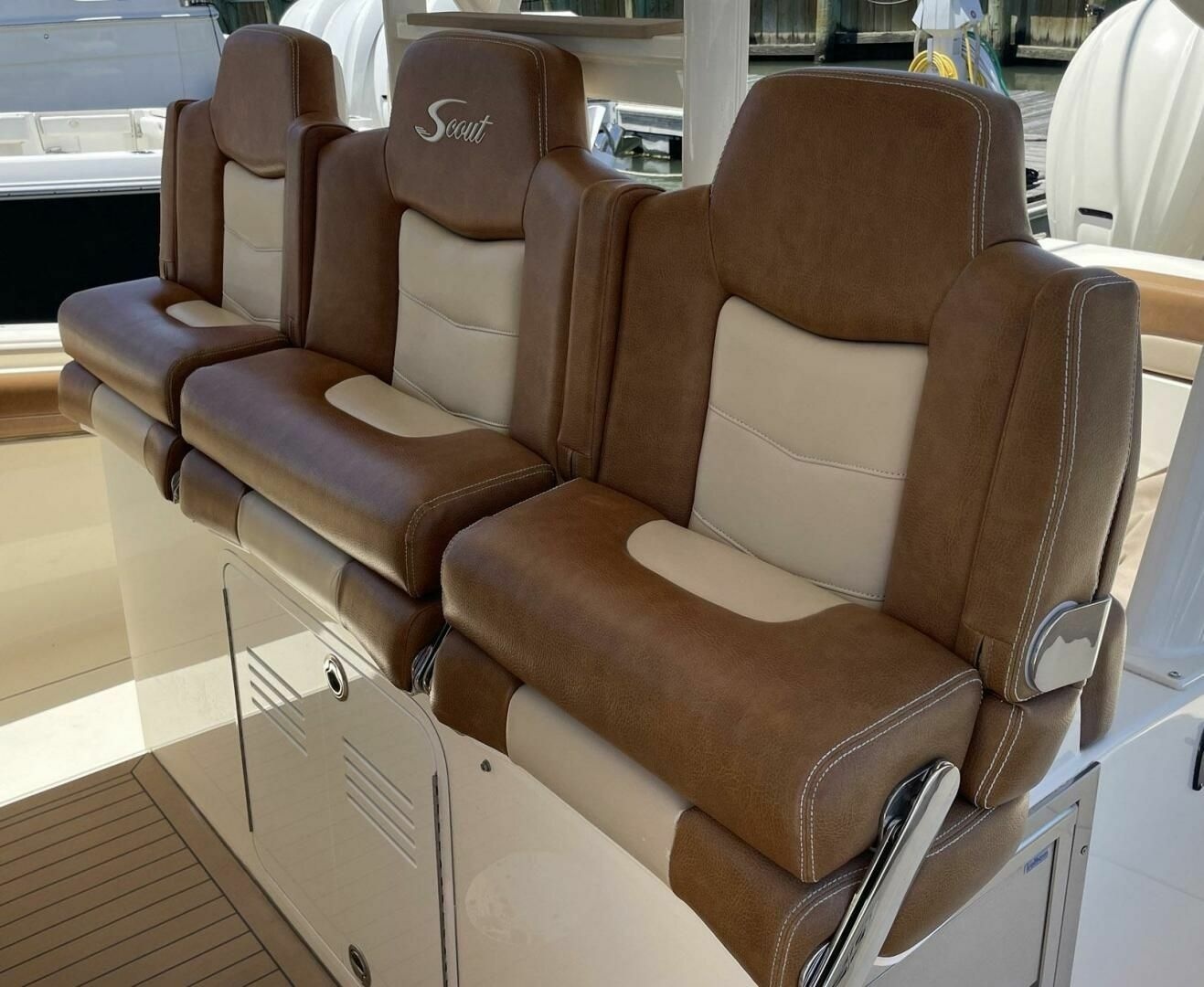 Scout 380 LXF — Shady Lady 2 - Photo 30