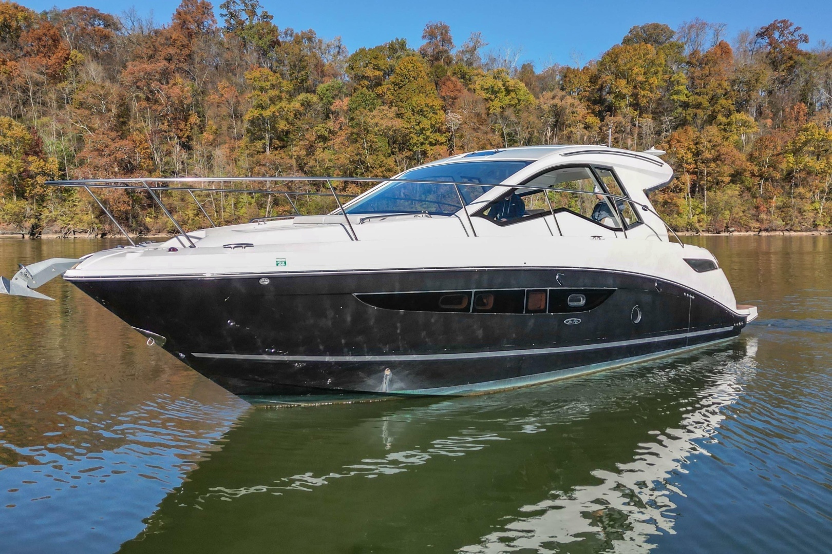 Sea Ray Sundancer 350 Coupe