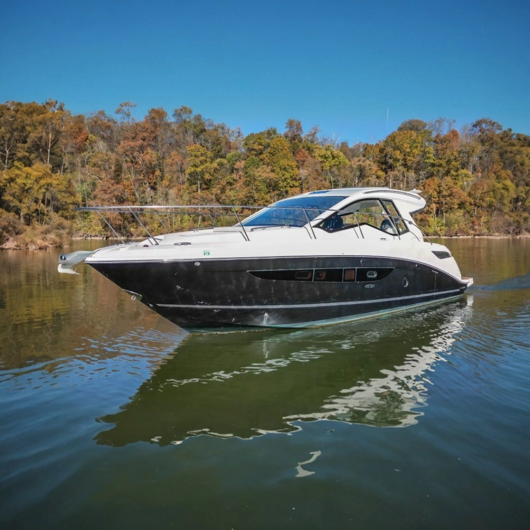 2018 Sea Ray Sundancer 350 Coupe