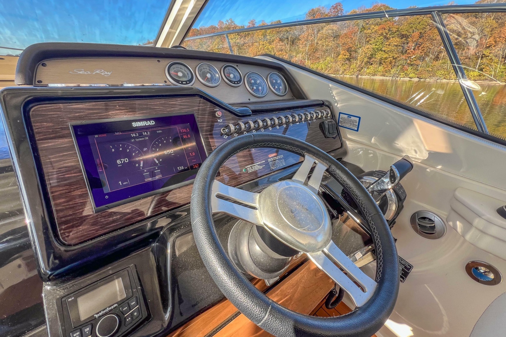 Sea Ray Sundancer 350 Coupe Yacht For Sale