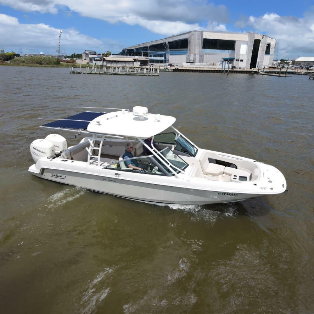 2017 Boston Whaler 270 Vantage