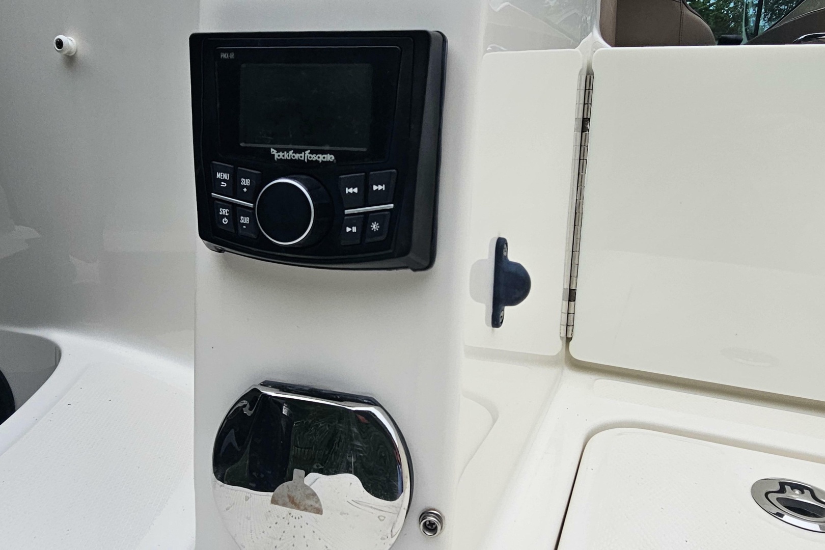 2017 Sea Ray SDX 240 Outboard
