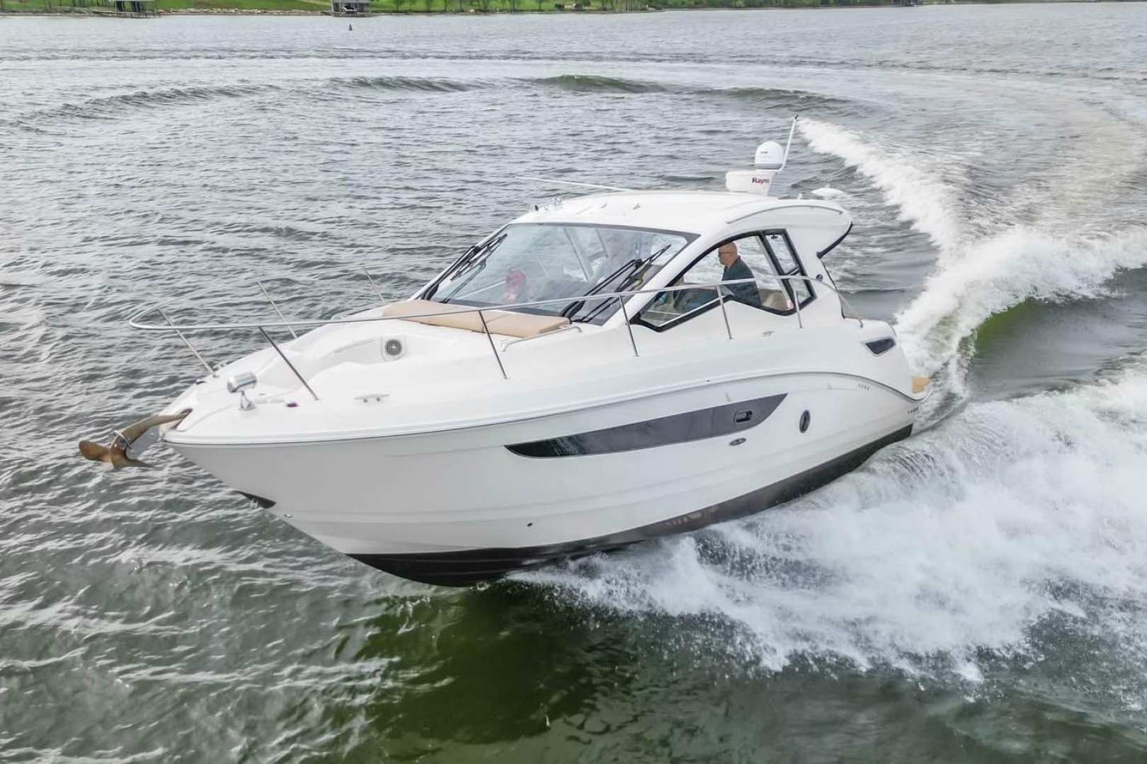 Sea Ray Sundancer 350 Coupe Yacht For Sale