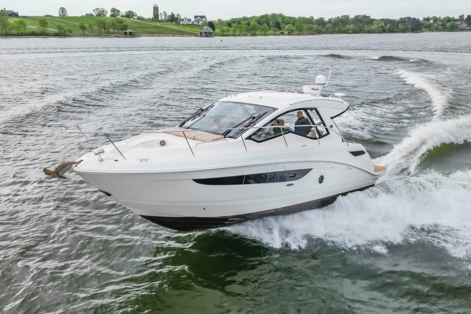 2017 Sea Ray Sundancer 350 Coupe