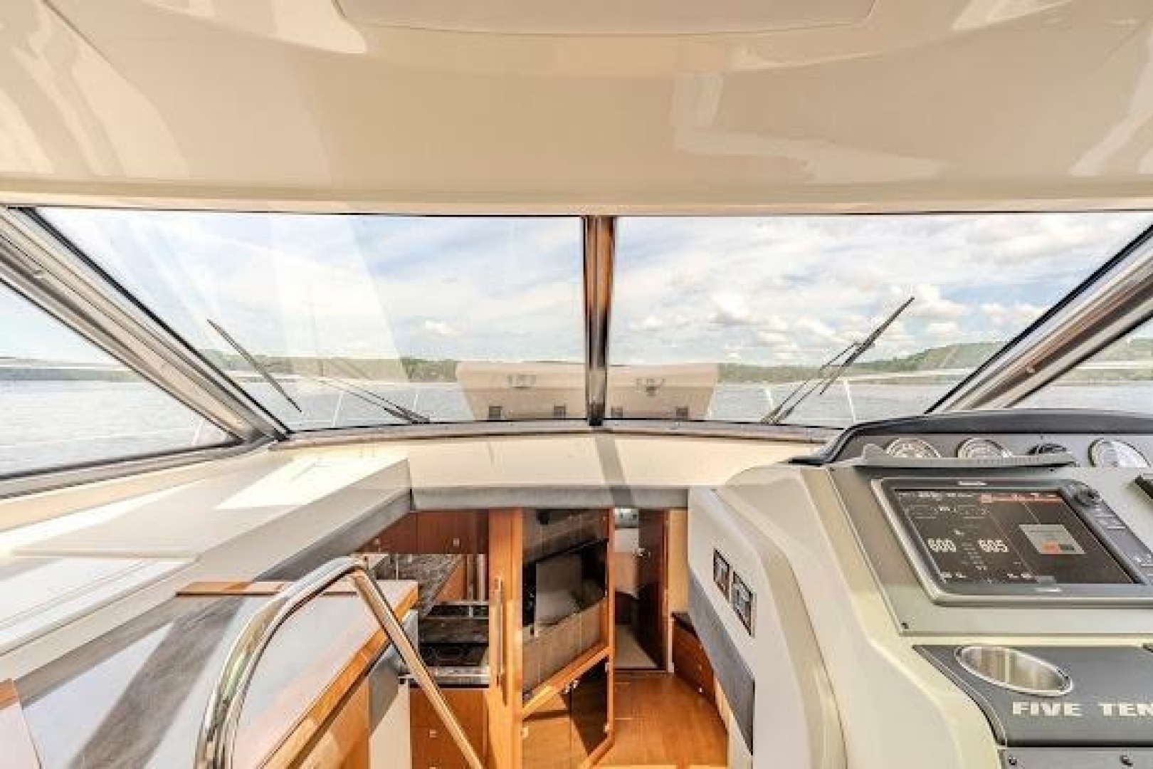 Sea Ray Sundancer 510 Yacht For Sale