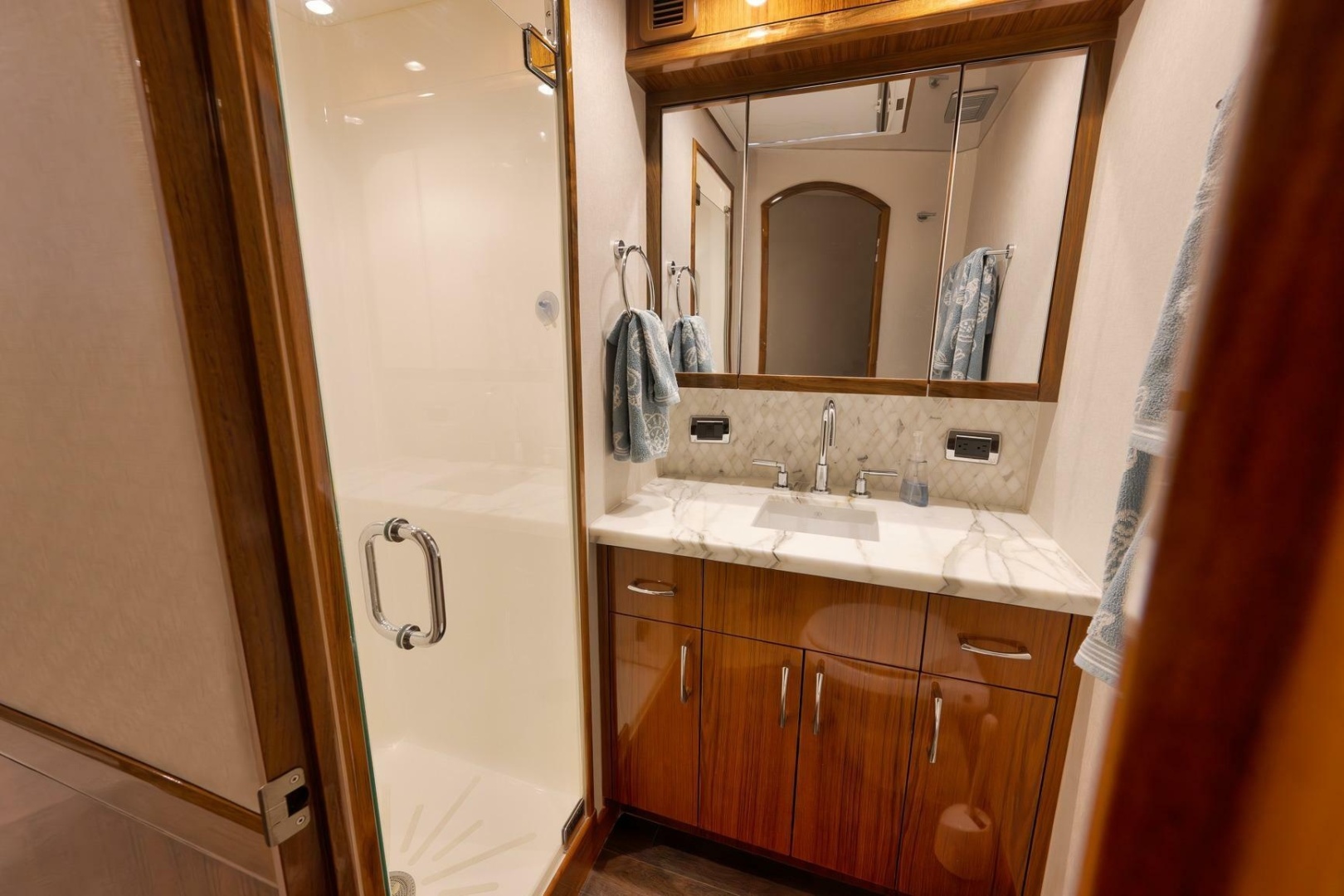 Slim Shady 70ft Hatteras Yacht For Sale