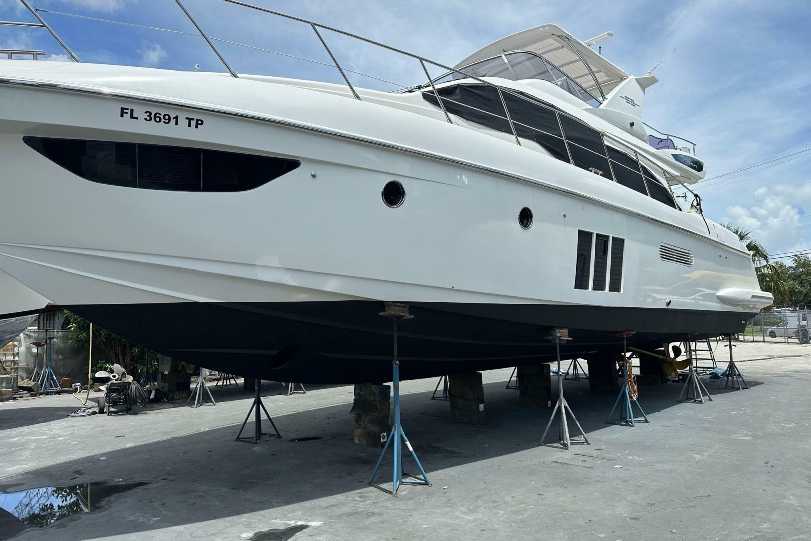 53ft Azimut Yacht For Sale