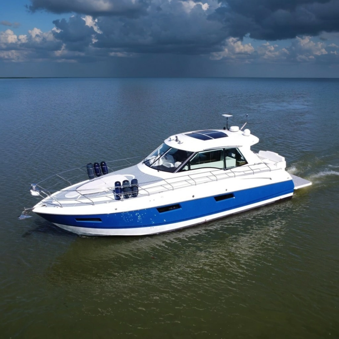 2012 Cruisers Yachts 48 Cantius
