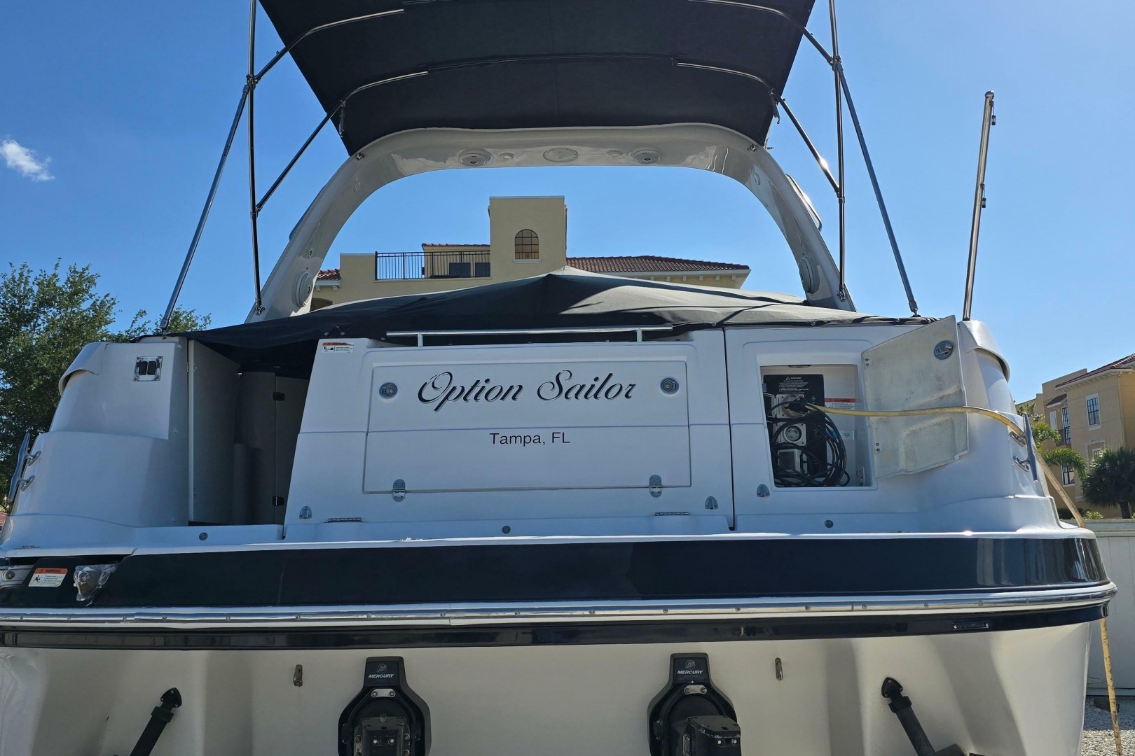 37ft Four Winns Yacht For Sale