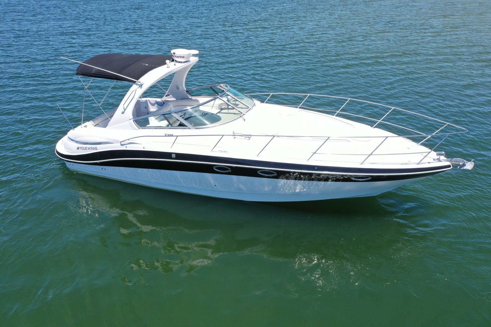 37ft Four Winns Yacht For Sale