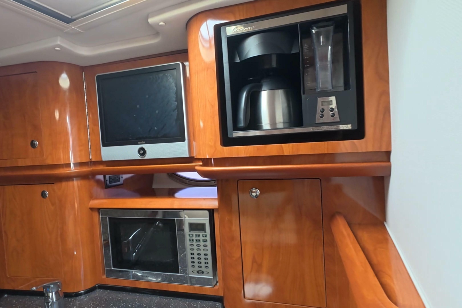 37ft Four Winns Yacht For Sale