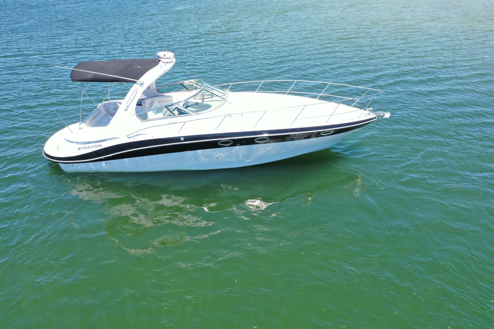 37ft Four Winns Yacht For Sale