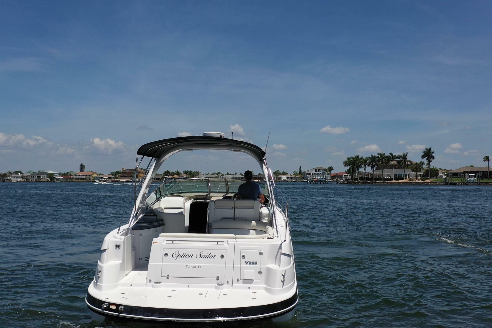37ft Four Winns Yacht For Sale