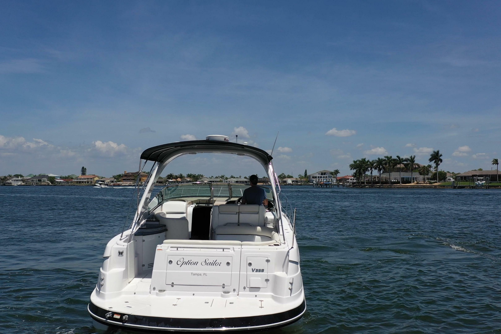 37ft Four Winns Yacht For Sale