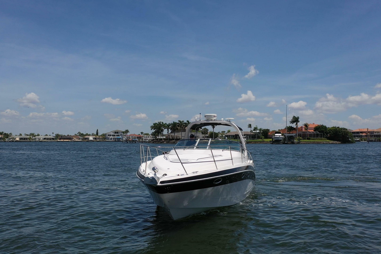 37ft Four Winns Yacht For Sale