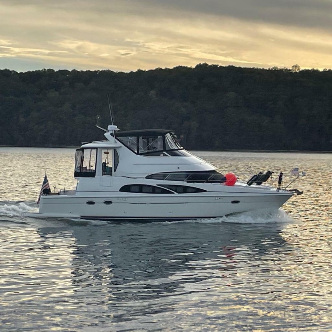 Fire Away 44ft Carver Yacht For Sale