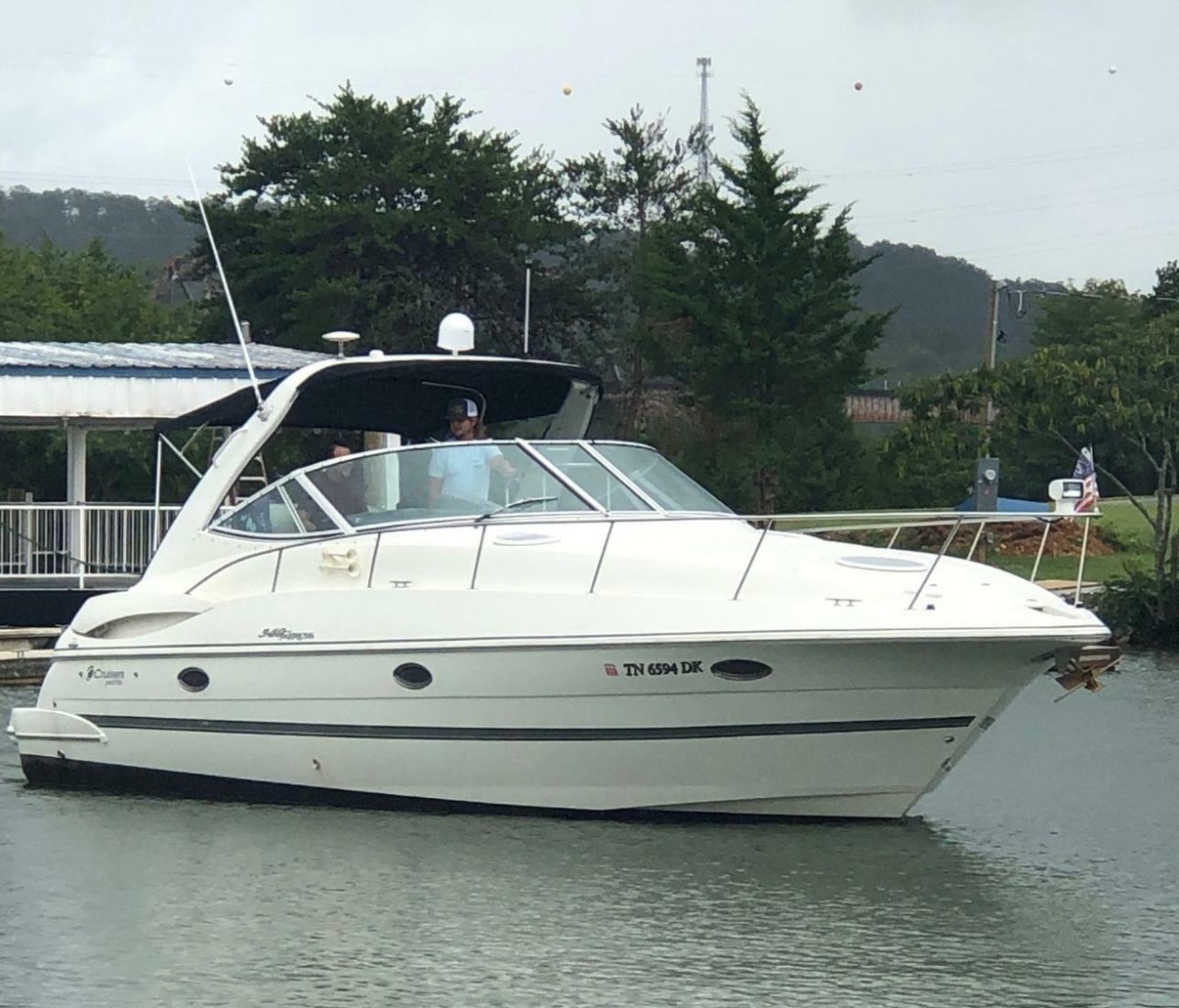 2005 Cruisers Yachts 340 Express 34 ft Express Cruiser for sale