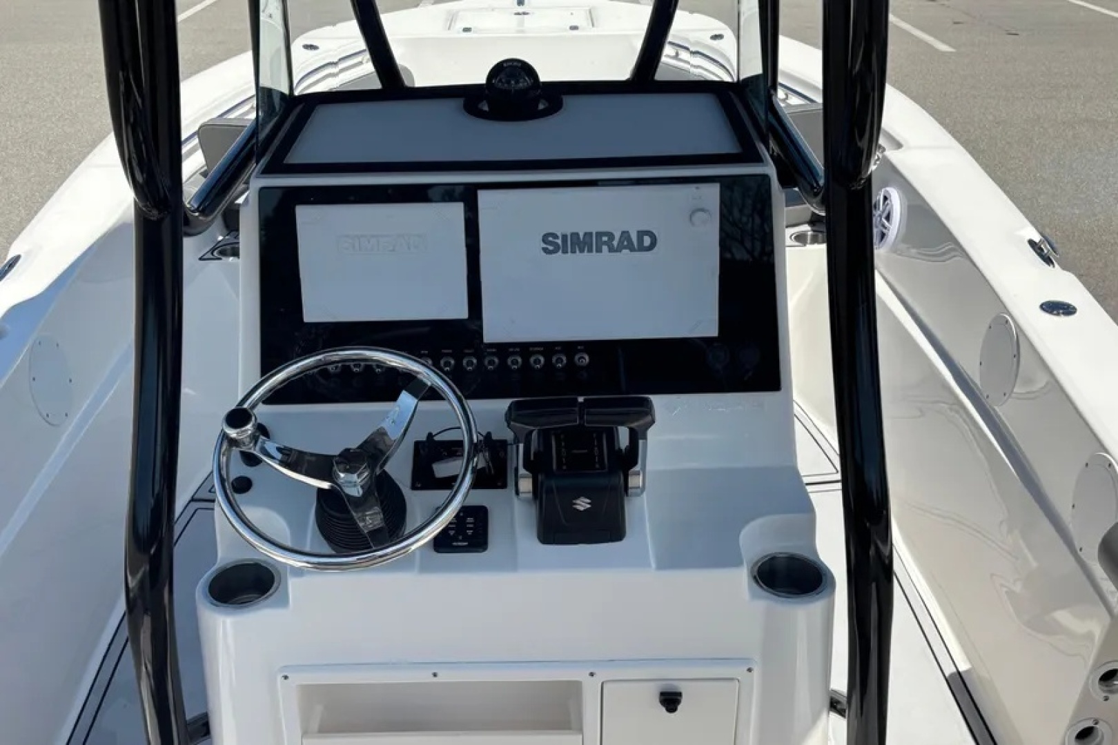 2023 Sea Born LX24 Center Console