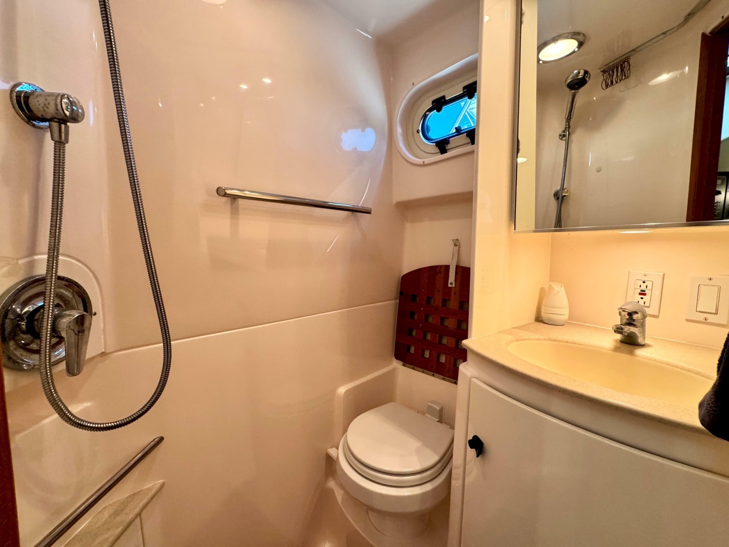 Maggie D 34ft Pursuit Yacht For Sale