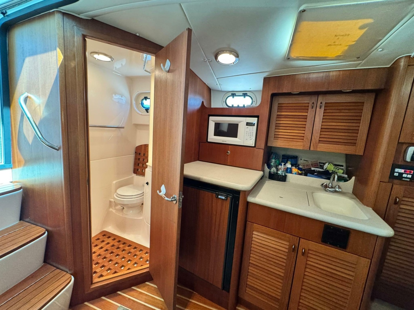 Maggie D 34ft Pursuit Yacht For Sale
