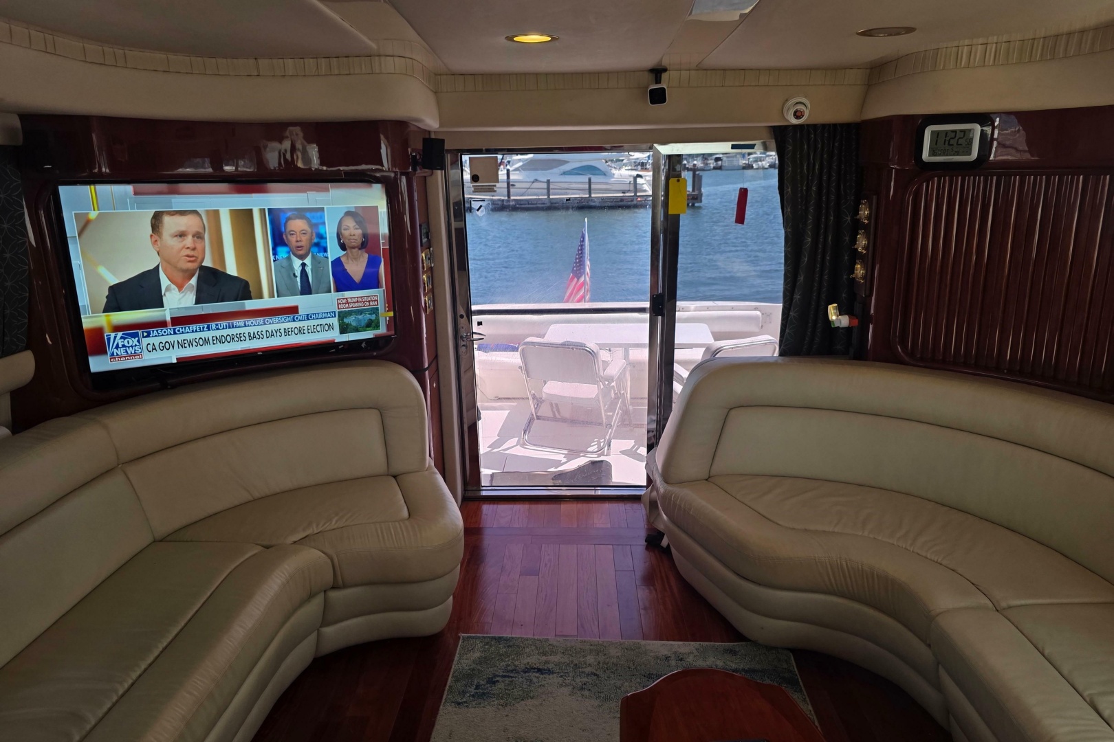 Sea Ray 560 Sedan Bridge — VTL - Photo 93