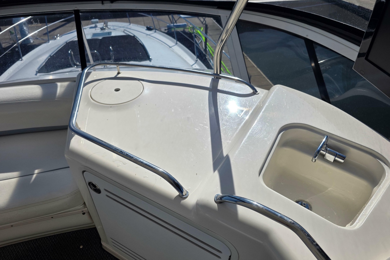 2002 Sea Ray 560 Sedan Bridge