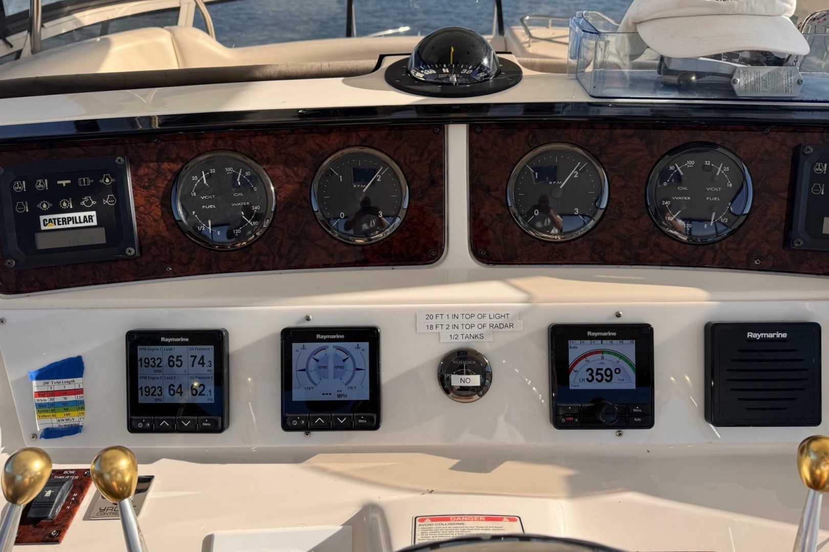 Sea Ray 560 Sedan Bridge — VTL - Photo 56