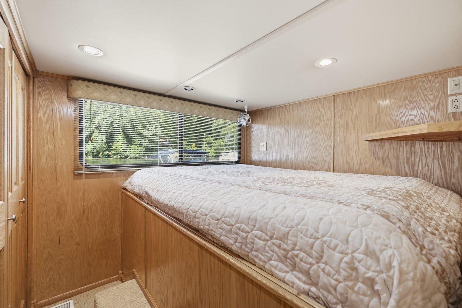 NO GUTS NO STORY 75ft Sumerset Yacht For Sale