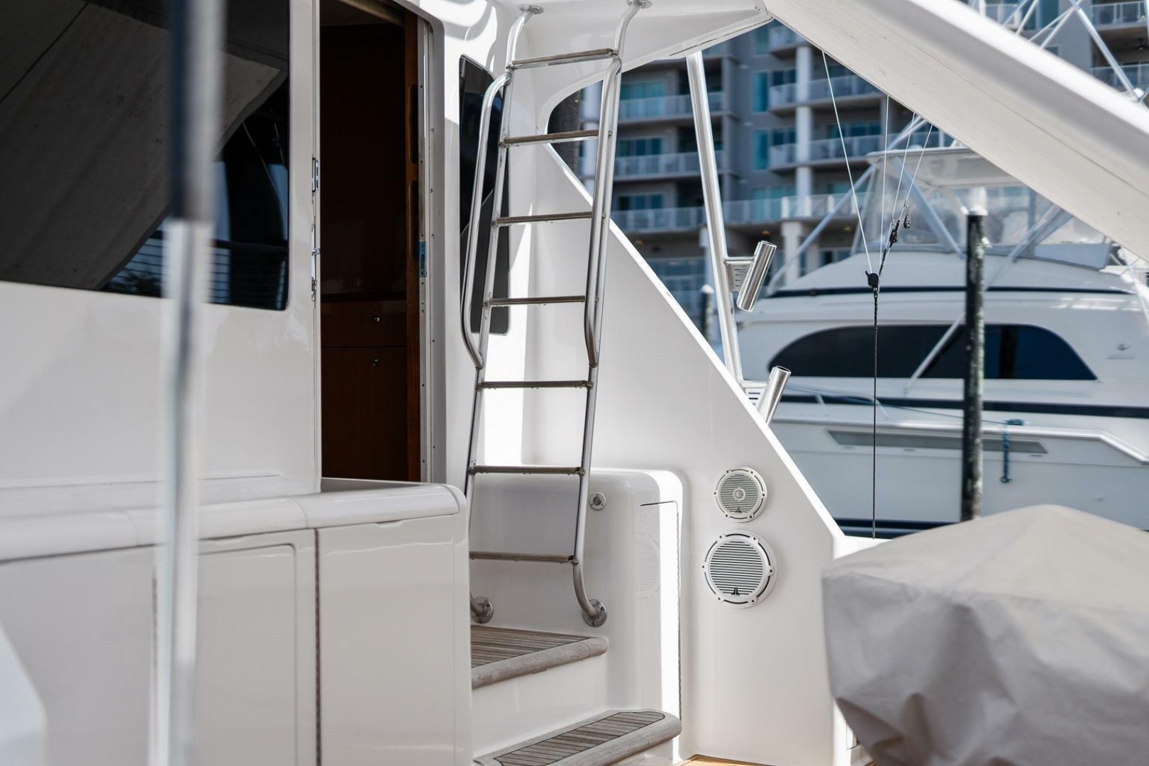 Viking 61 Convertible — OUTTA LINE - Photo 8
