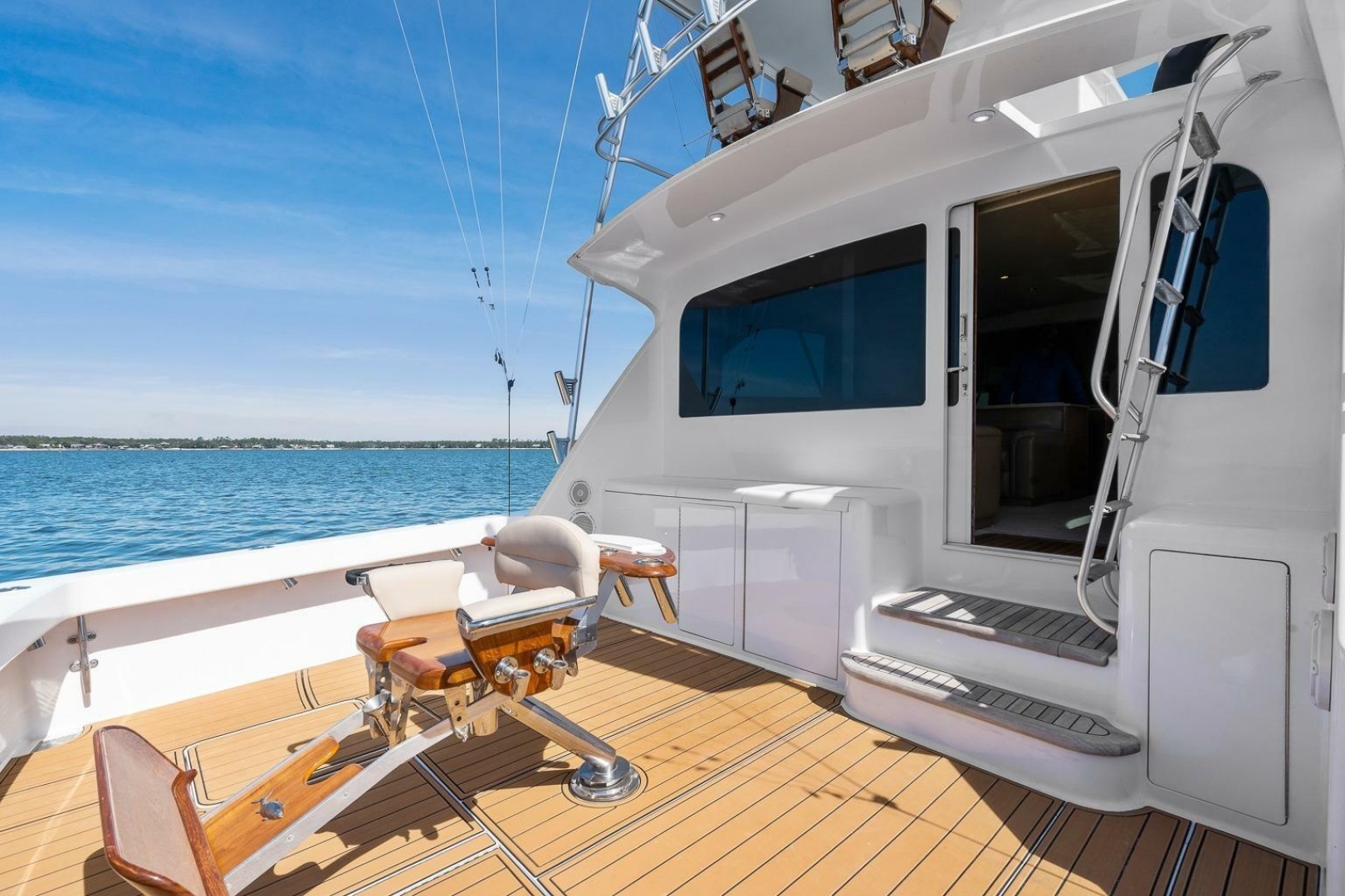 Viking 61 Convertible — OUTTA LINE - Photo 35