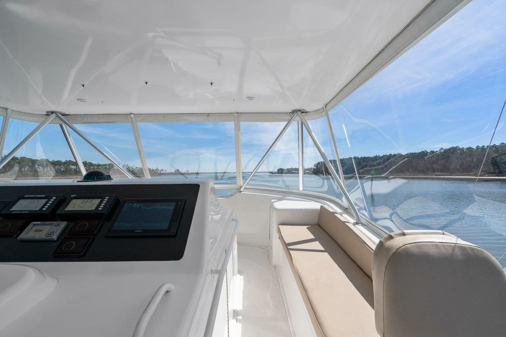 2002 Viking 61 Convertible