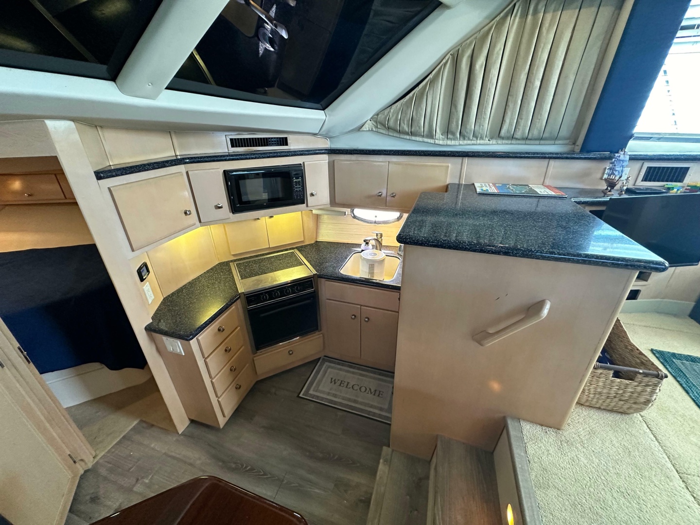 42ft Carver Yacht For Sale