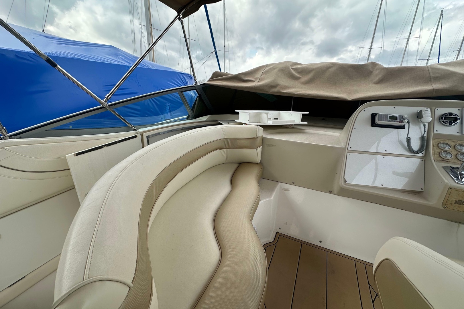35ft Cruisers Yachts Yacht For Sale