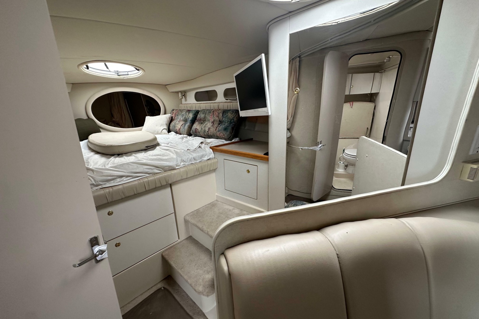 35ft Cruisers Yachts Yacht For Sale