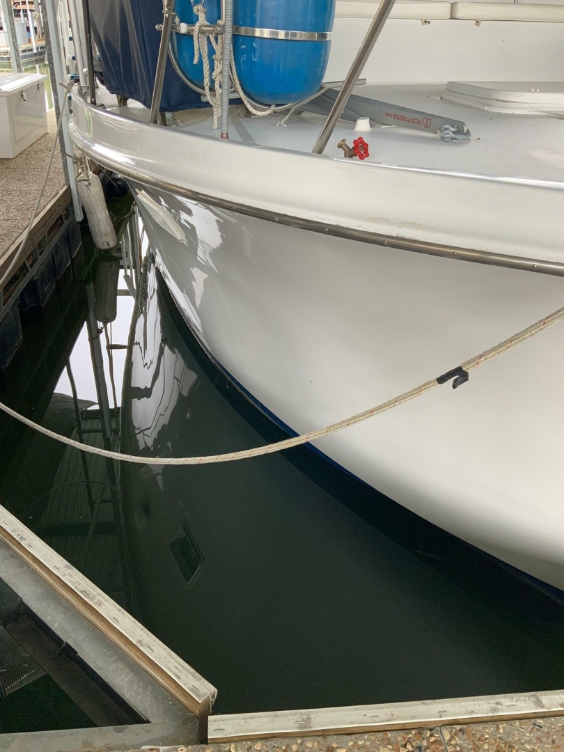 WEY PASS DUE III 41ft Hatteras Yacht For Sale WEY PASS DUE III 41ft Hatteras Yacht For Sale