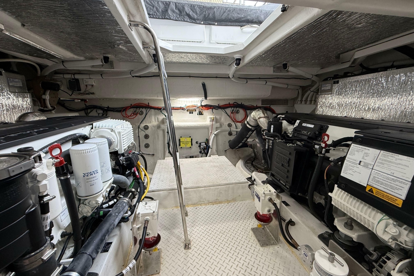Cruisers Yachts 42 Cantius Yacht For Sale