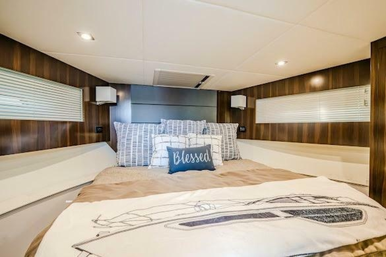 43ft Cruisers Yachts Yacht For Sale