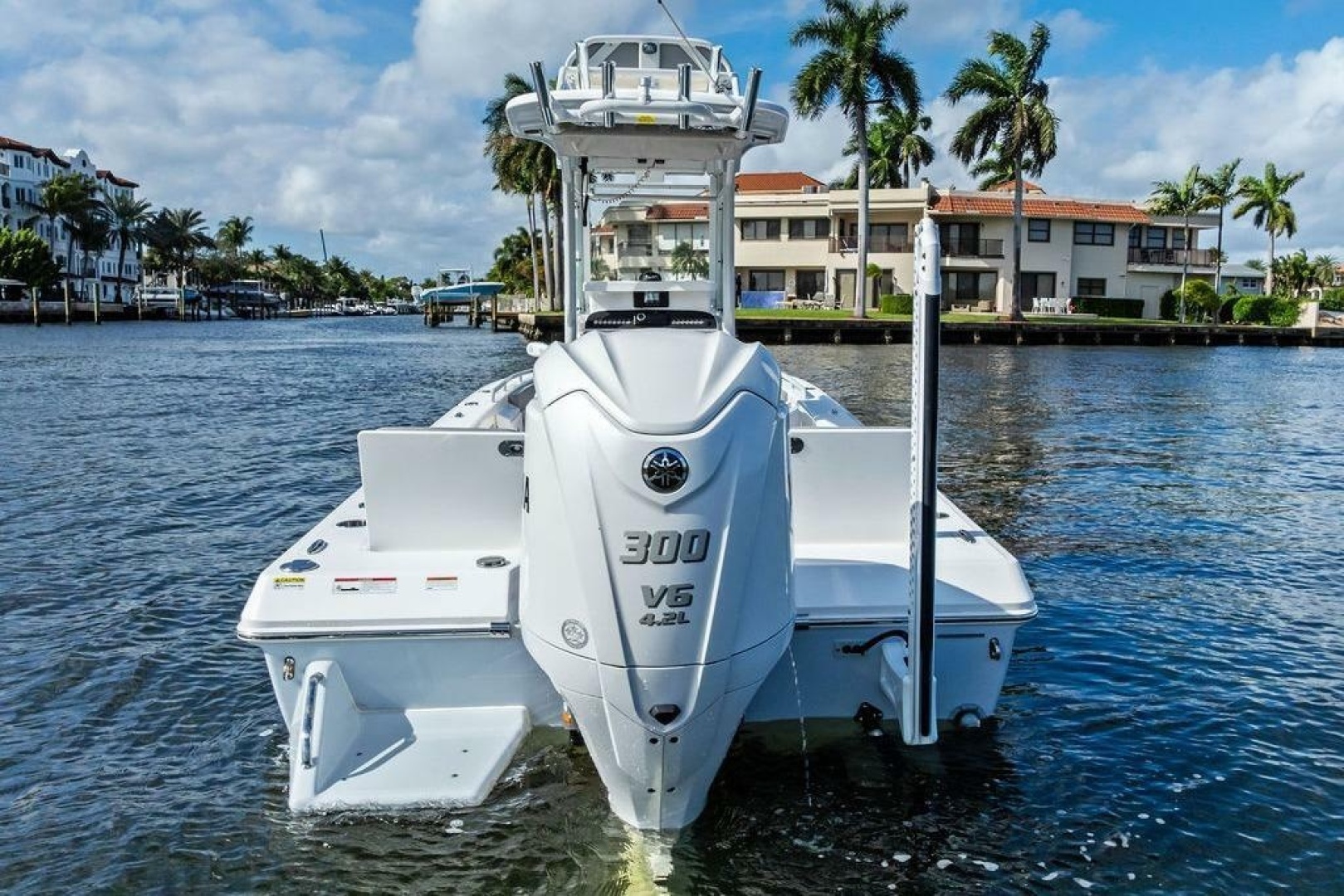 2023 Everglades 243 Center Console