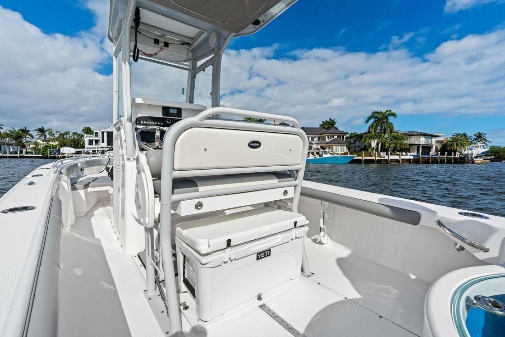 2023 Everglades 243 Center Console