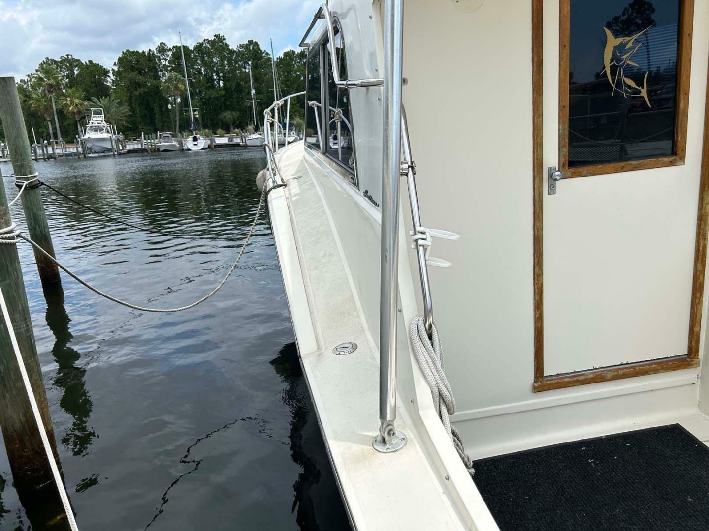 SLOW M OCEAN 36ft Hatteras Yacht For Sale